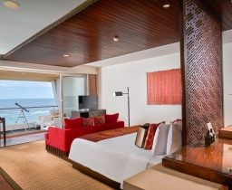 Ocean Front Honeymoon Suite